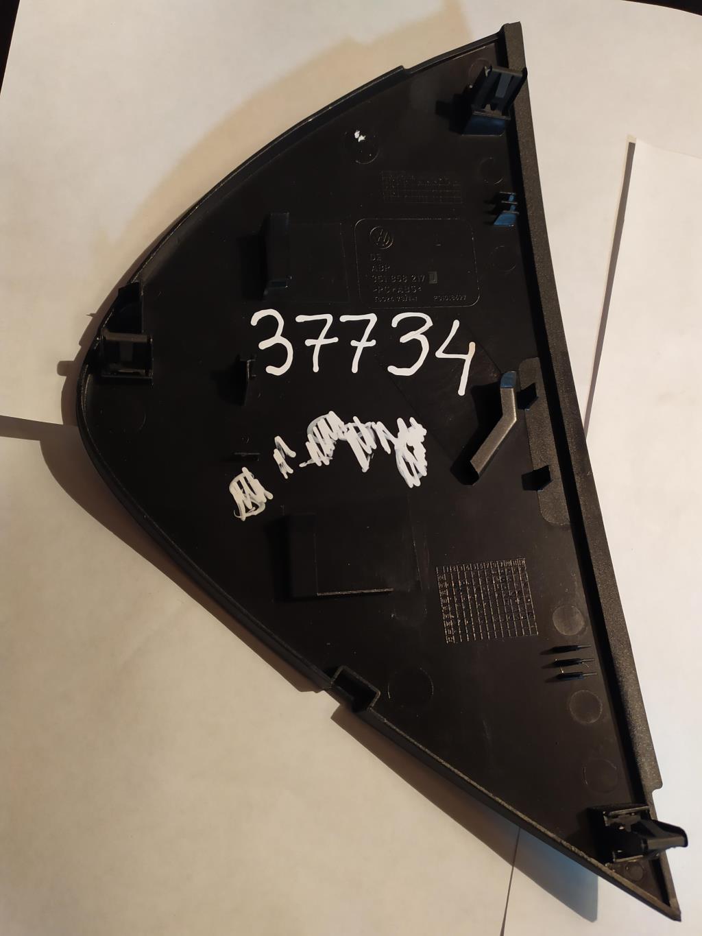 накладка декоративная Volkswagen Passat B7 2011, 2.0 л., TDi, дизель, универсал, 3C1858217D, . - фото №1