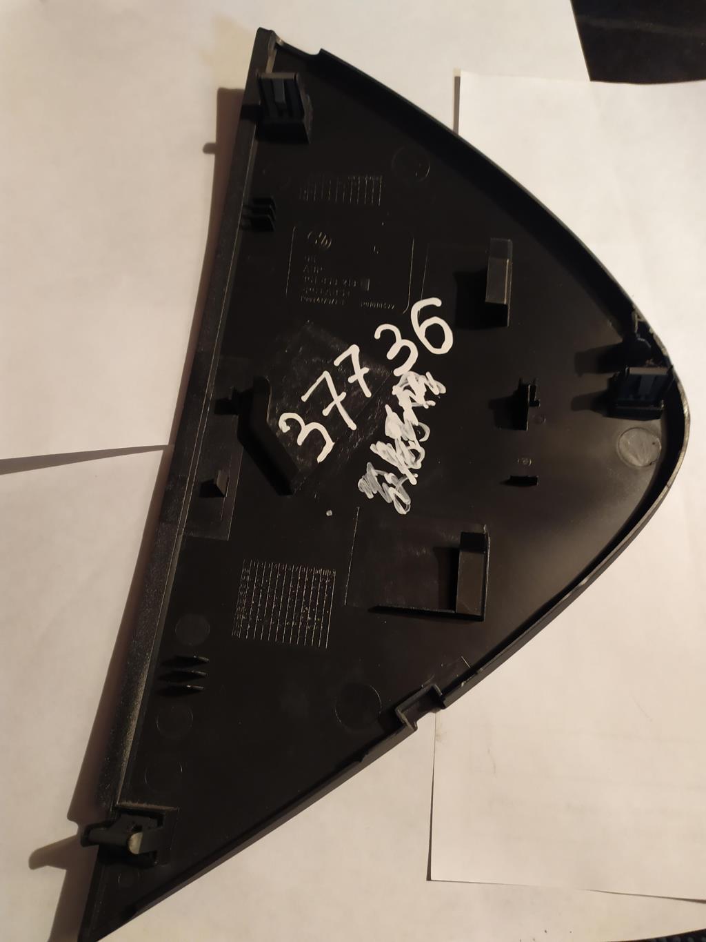 накладка декоративная Volkswagen Passat B7 2011, 2.0 л., TDi, дизель, универсал, 3C1858218C, . - фото №1