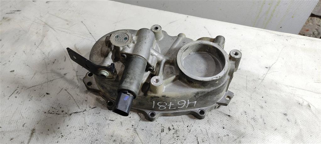 крышка распредвала Volkswagen Jetta 5 поколение 2006, 2.0 л., бензин, седан, BVZ, 06F103530N, BVY, BLR, BLX, BLY, 06F103530D, BVX, 06F103530F - фото №1