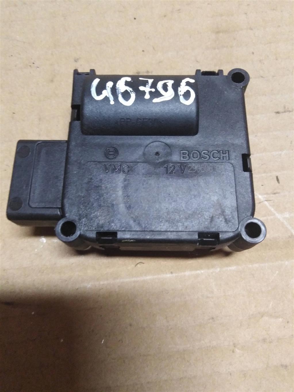 моторчик заслонки печки Audi A6 4F/C6 2006, 3.2 л., бензин, седан, 4F0820511A, 0132801359, . - фото №1
