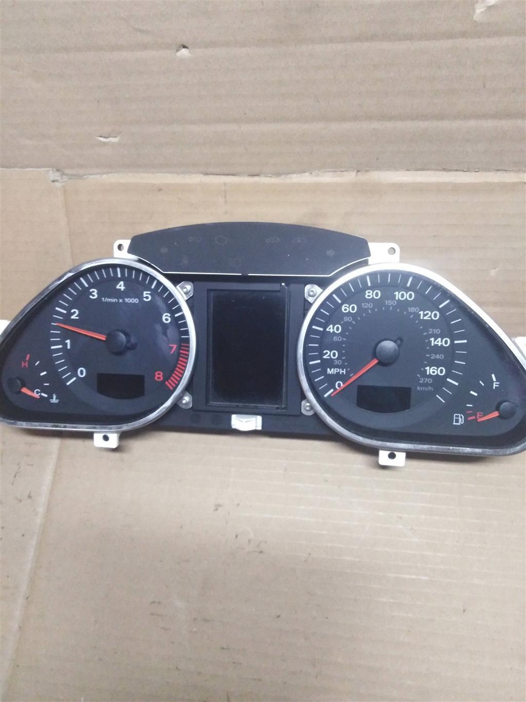 щиток приборов (приборная панель) Audi A6 4F/C6 2006, 3.2 л., бензин, седан, 4F0920983, 4F0920981NX, 4F0920983R, 4F0920983RX, 4F0920983X, . - фото №1