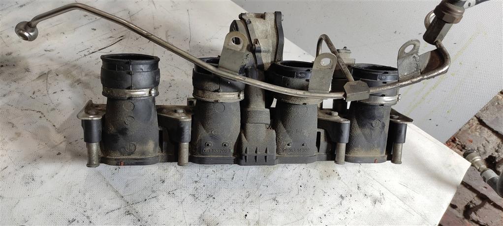 коллектор впускной Volkswagen Passat B6 2006, 2.0 л., TFSI, бензин, седан, 06D133209T, 06D133209S, BVZ, BVY, BLR, BLX, BLY - фото №1