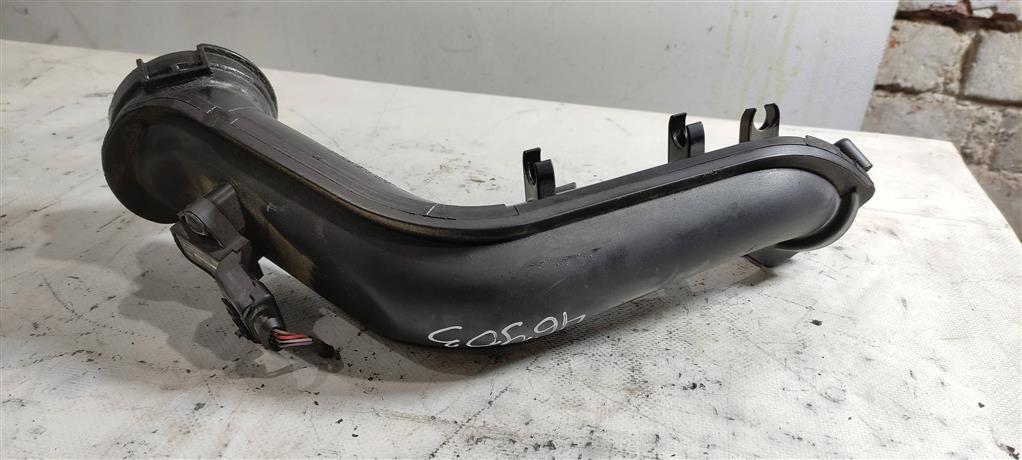 патрубок (трубопровод, шланг) Volkswagen Passat B7 2013, 1.4 л., TSI, бензин, седан, 03C145673H, 03C145673N, CTHD, CAVD, CNWA, CTKA - фото №1