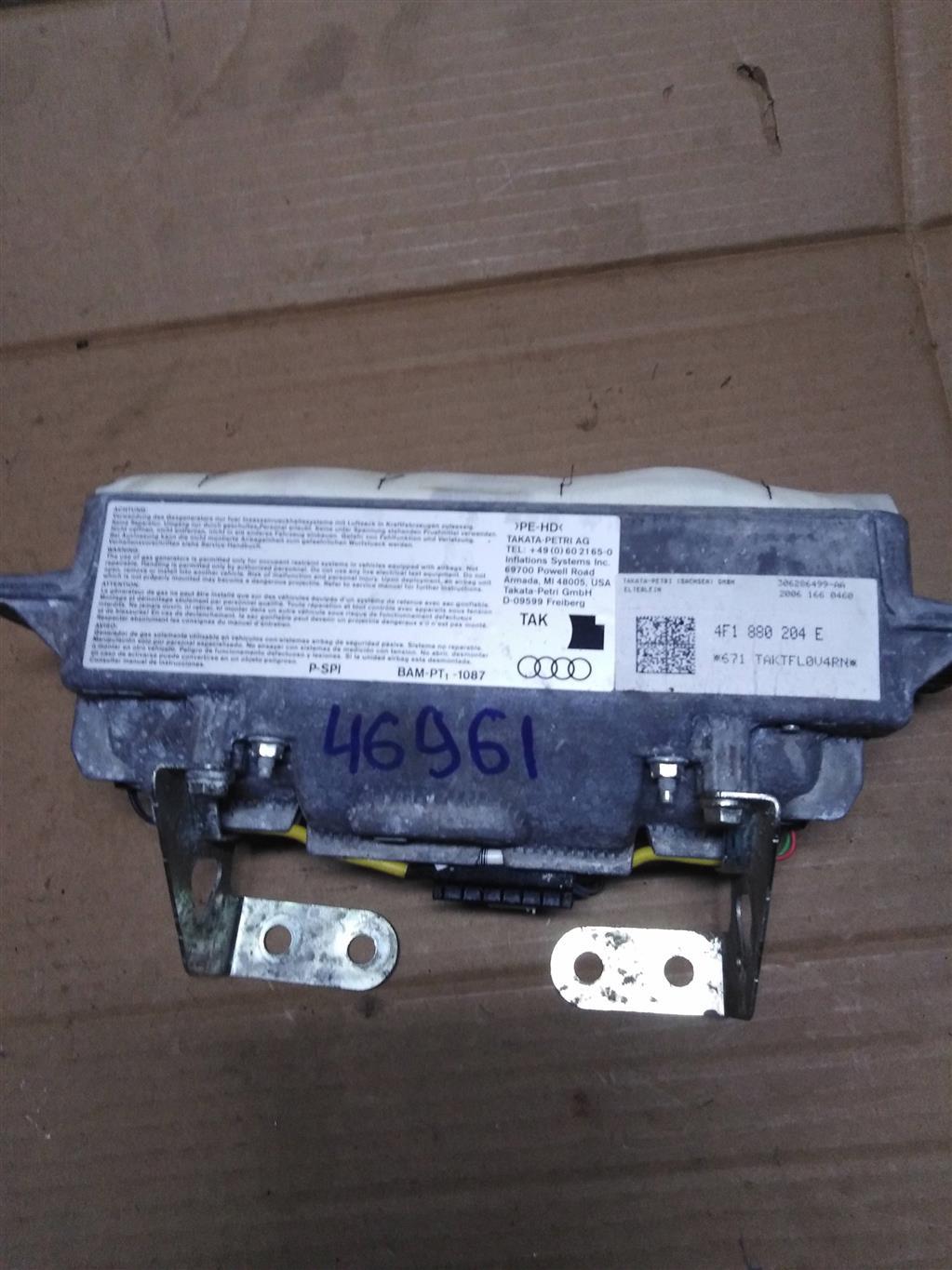 подушка безопасности пассажира Audi A6 4F/C6 2006, 2.0 л., бензин, седан, 4F1880204E, . - фото №1