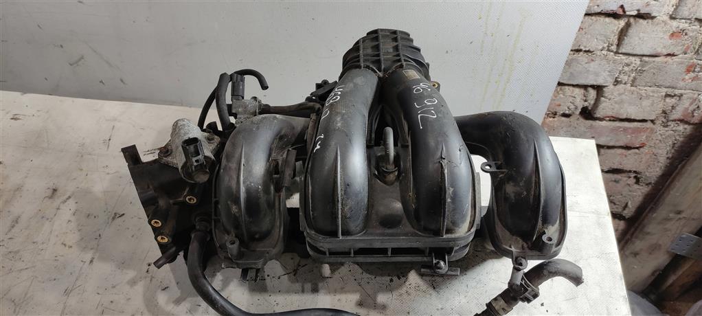 коллектор впускной Mazda 3 BK 2005, 2.0 л., бензин, хетчбэк 5 дв., LF2513100, LF2.0, . - фото №1