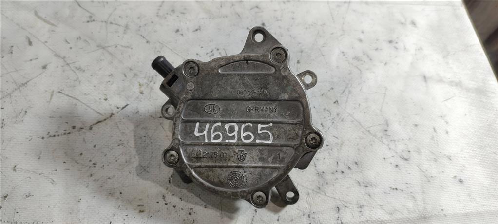 насос вакуумный Audi A4 B7 2006, 2.0 л., бензин, седан, BPG, BPY, BPJ, BWE, 06D145100, AXX, BWA, BGB, BYK, BWL, . - фото №1
