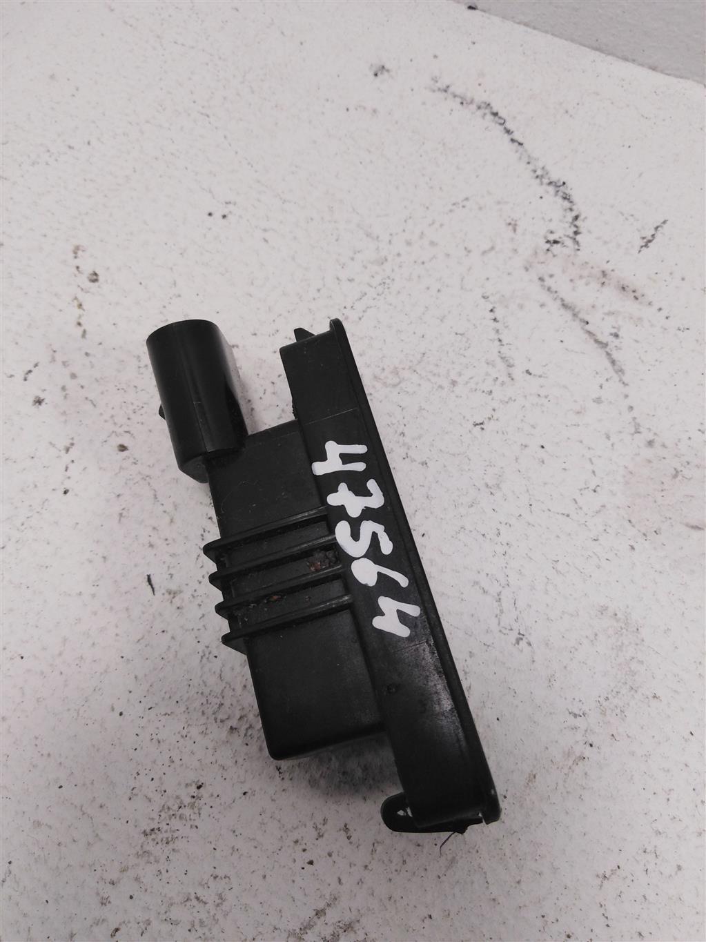 подсветка номера Volkswagen Passat B6 2007, 2.0 л., TDi, дизель, седан, 1J6943021B, . - фото №1