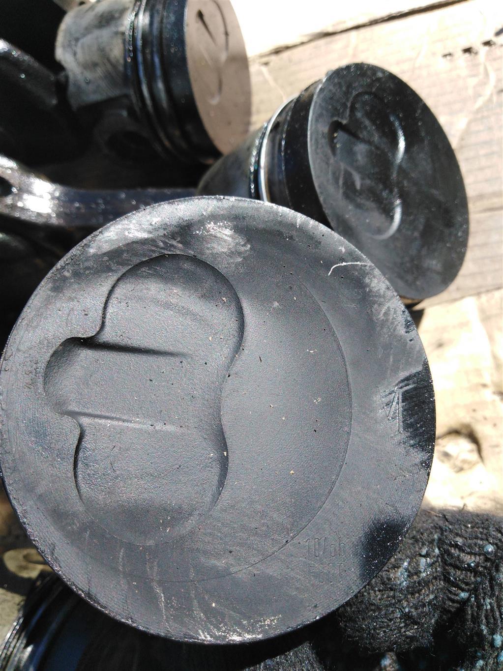 поршень Volvo 460 1 поколение 1992, 1.9 л., TDi, дизель, седан, 12312, . - фото №1