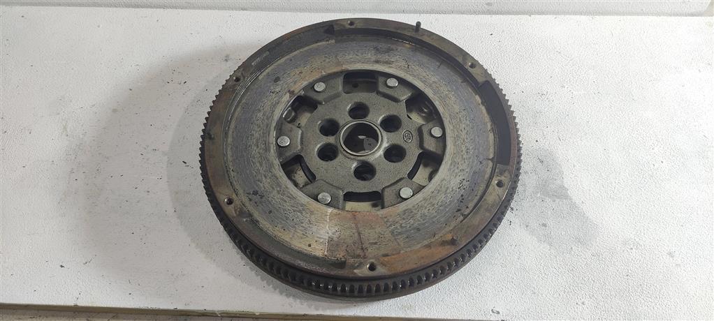 маховик Volkswagen Passat B6 2007, 2.0 л., бензин, седан, 06F105264C, BVZ, 06F105266AB, BVY, BPY, BLR, BLY, BWA, 06F105266 - фото №1