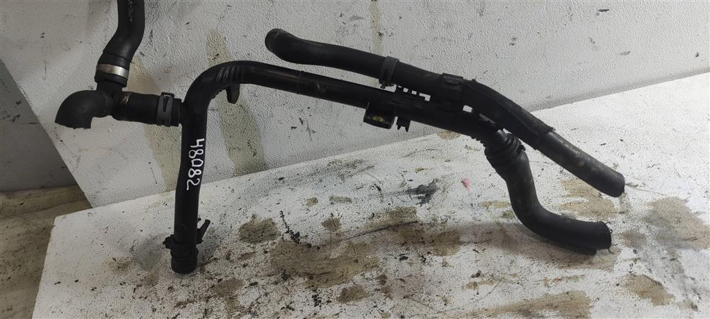 патрубок (трубопровод, шланг) Volkswagen Golf Plus 2 поколение 2009, 2.0 л., TDi, дизель, седан, 03L121065AJ, CFFB, CFGB, CAYC, CLLA, CFGC, CCFA, . - фото №1