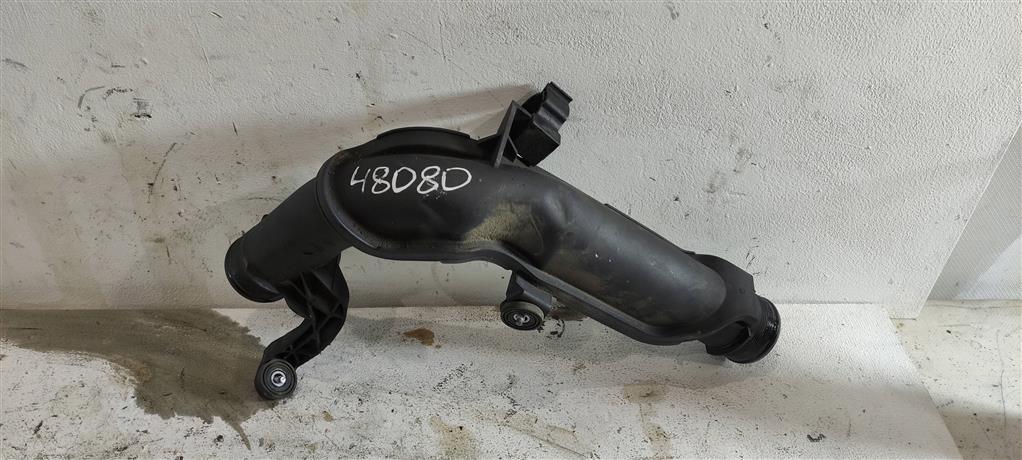 патрубок интеркулера Volkswagen Passat B7 2013, 2.0 л., TDi, дизель, седан, 03G906051E, 1K0145770AE, CAY, CFFA, CFFB, CFGB, CFF, CLLA, CFGC - фото №1