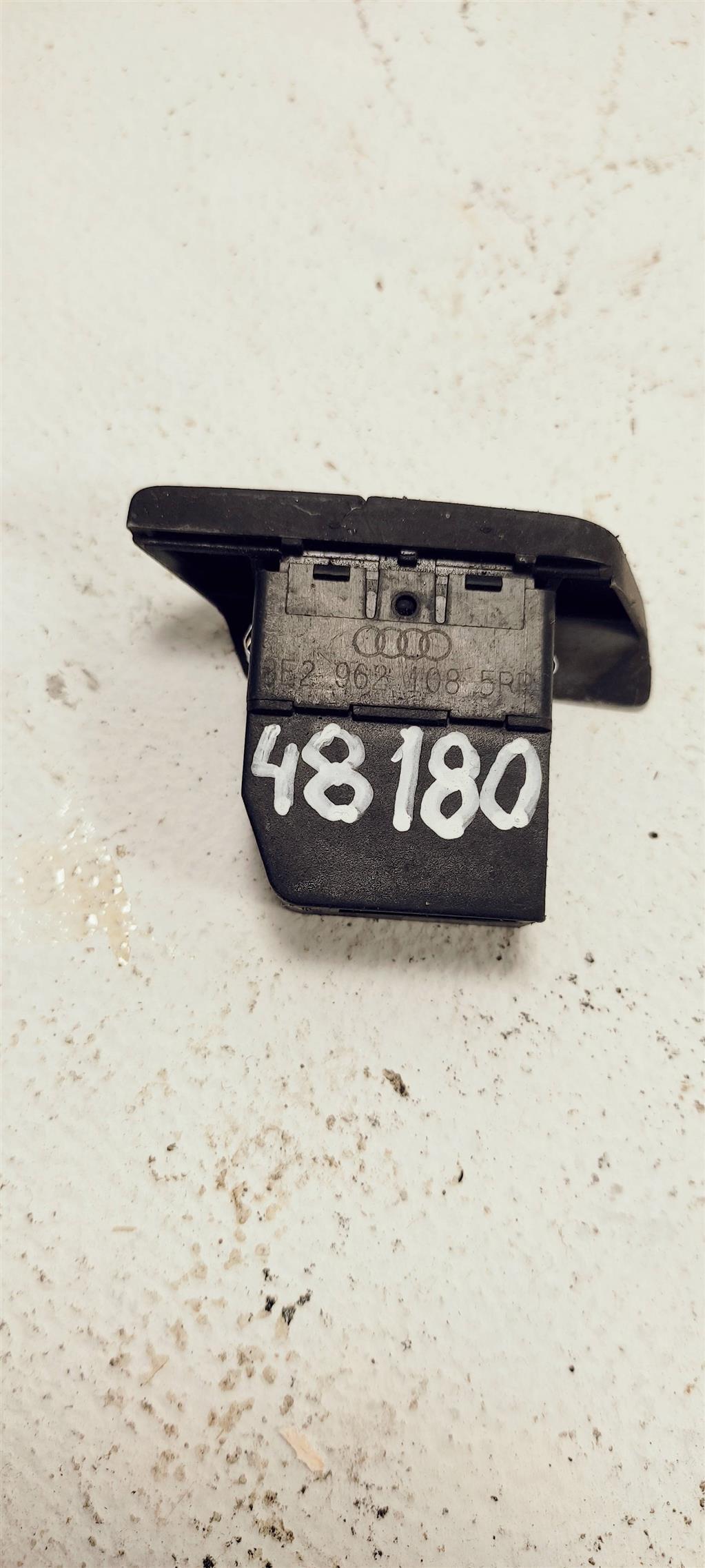 кнопка (выключатель) Audi A4 B7 2006, 1.8 л., бензин, седан, 8E2962108, . - фото №1