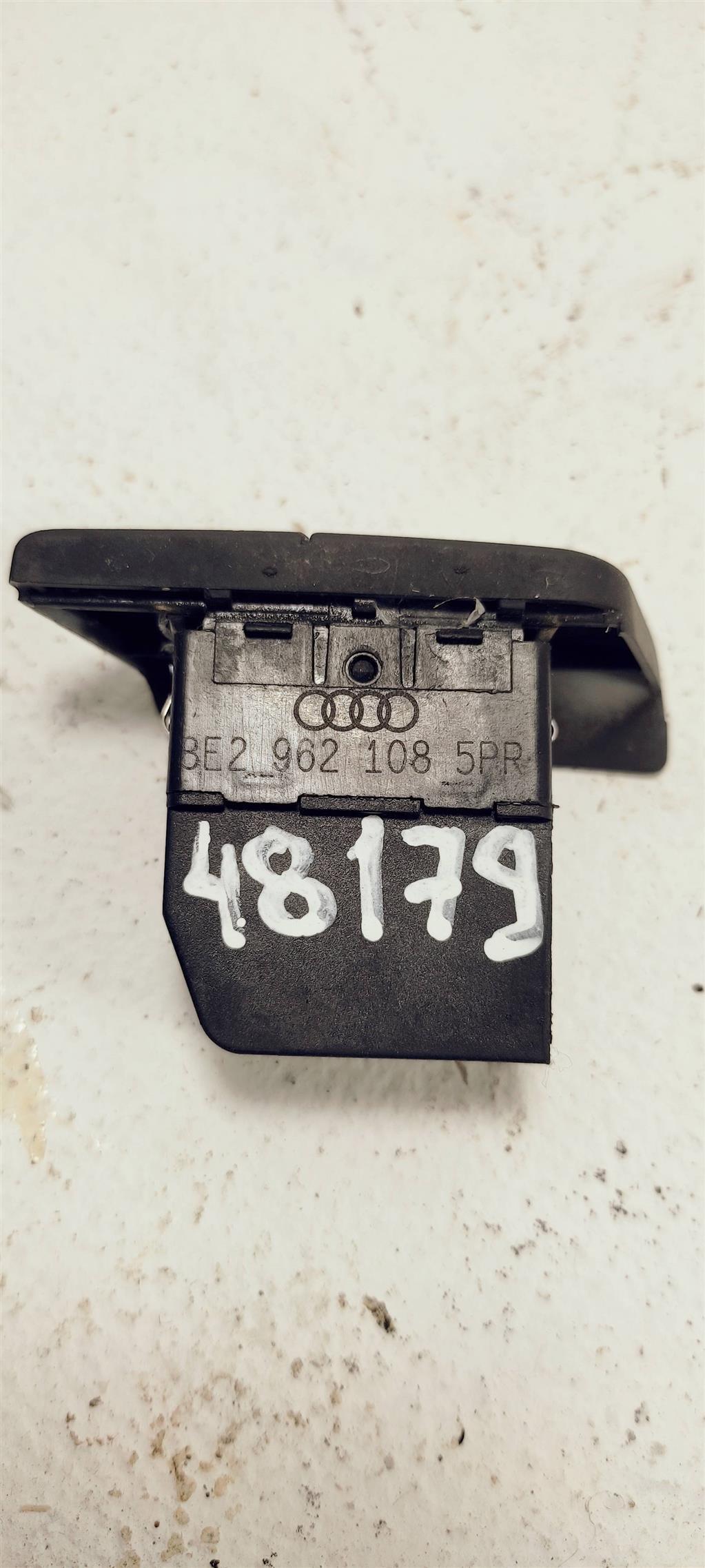 кнопка (выключатель) Audi A4 B7 2006, 1.8 л., бензин, седан, 8E2962108, . - фото №1