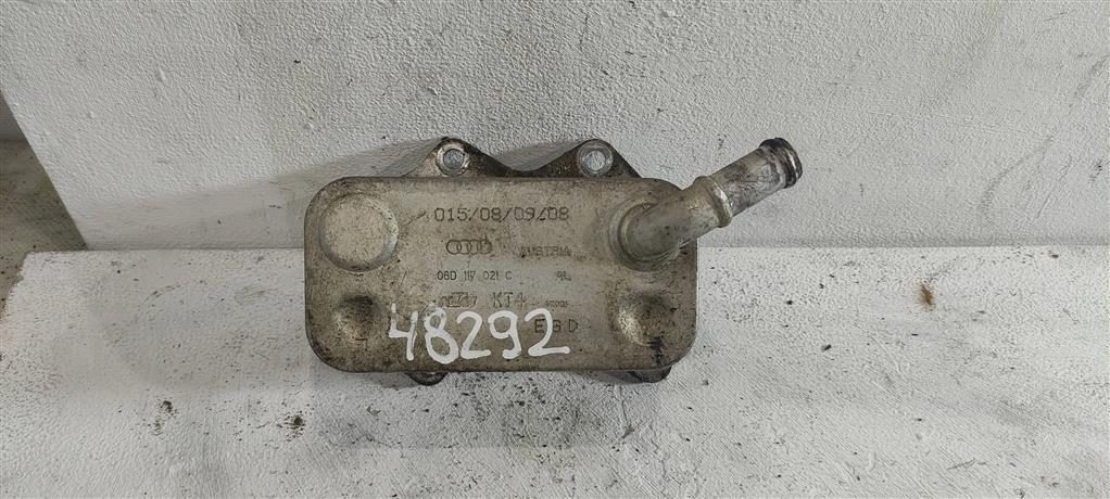 радиатор масляный Audi A4 B7 2006, 2.0 л., FSI, бензин, седан, 06D117021C, BVZ, BLR, BLX, BLY, BPJ, BWE, AXW, AXX, BWA, BMB, CDLH, CAWB, CCZA, BZC, BGB, CDMA, BWA1, CCTA, . - фото №1