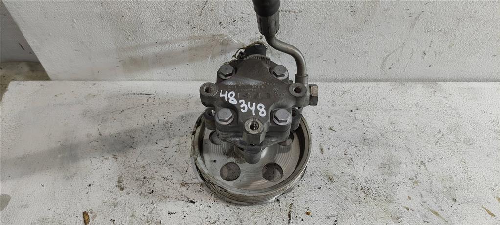 насос гидроусилителя руля Audi A4 B6 2003, 1.8 л., бензин, седан, 8E0145153D, ALT, AMB, AVJ, BFB, 8E0145153J, BEX, ALZ - фото №1