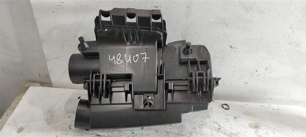 корпус воздушного фильтра Mercedes-Benz E-Класс W212/S212/C207/A207 2012, 1.8 л., бензин, седан, 271.860, A2710940304, A2710901601 - фото №1