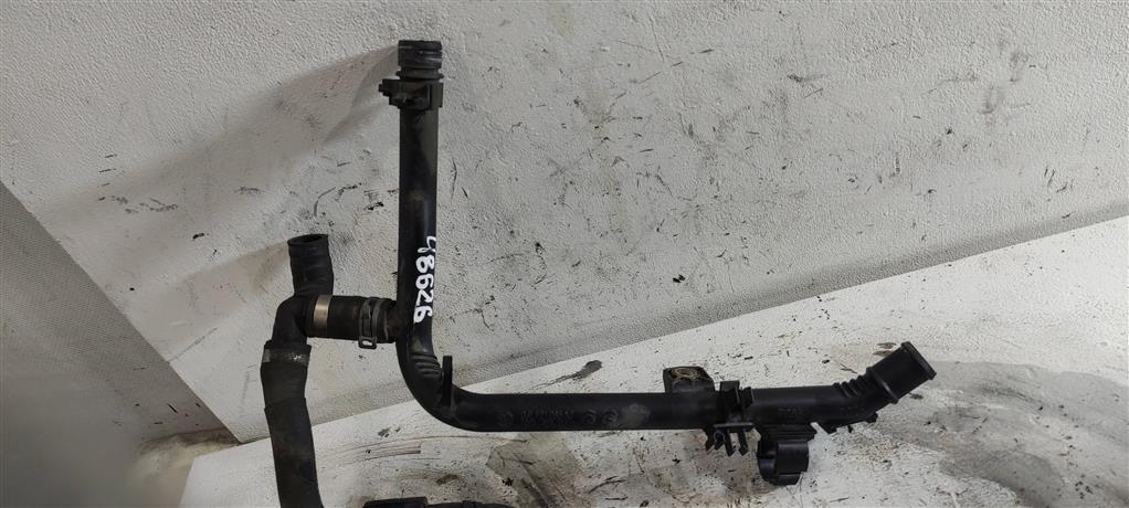 патрубок (трубопровод, шланг) Volkswagen Passat B7 2013, 2.0 л., TDi, дизель, седан, 03L121065AJ, CFFB, CFGB, CAYC, CLLA, CFGC, CCFA, . - фото №1