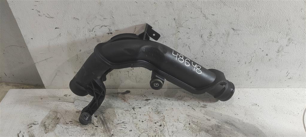 патрубок интеркулера Volkswagen Amarok 1 поколение 2013, 2.0 л., TDi, дизель, внедорожник 5 дв., 03G906051E, 1K0145770AE, CAY, CFFA, CFFB, CFGB, CFF, CLLA, CFGC - фото №1