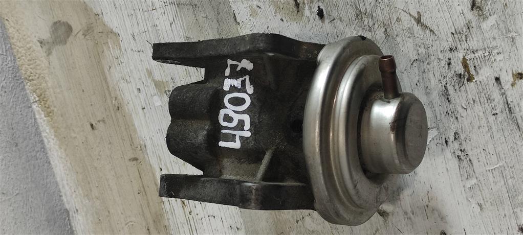 клапан EGR Volkswagen Passat B6 2006, 1.9 л., TDi, дизель, седан, 038129637D, 038131501AN, BKC, BKD, BXE, BKP, AZV, BRU, BXF, AYZ, BMA, BVE, BSW, AXR, BLT - фото №1