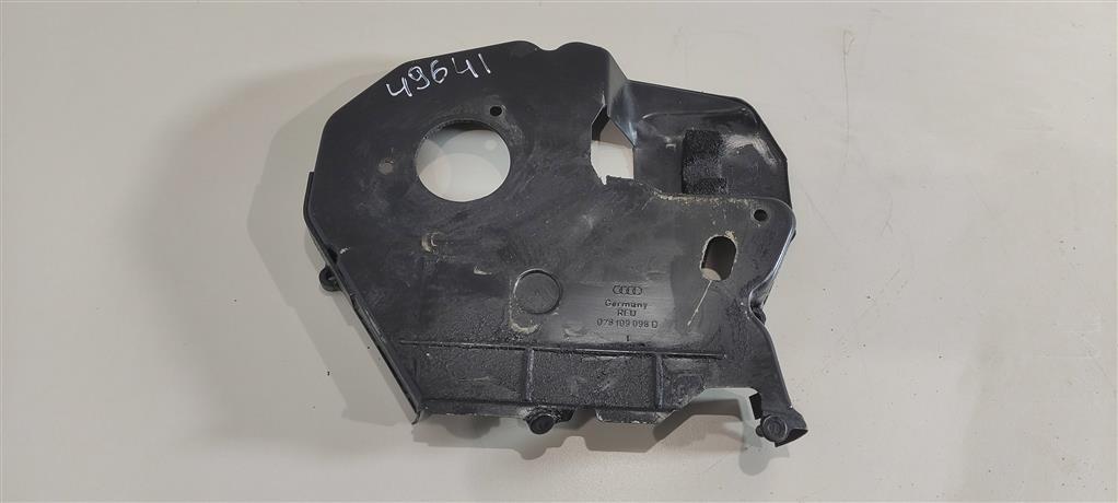 защита (кожух) ремня ГРМ Audi A6 4B/C5 2000, 2.4 л., бензин, седан, AGB, BDV, 078109098D, AMM, ASM, 078109107S - фото №1