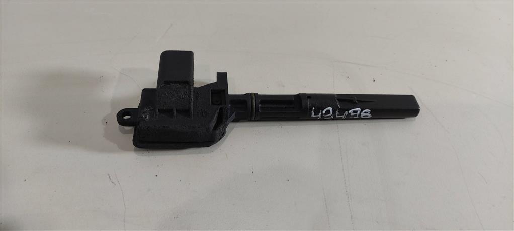 датчик уровня масла Volkswagen Polo 5 поколение 2012, 1.2 л., бензин, хетчбэк 5 дв., 045907660D, . - фото №1