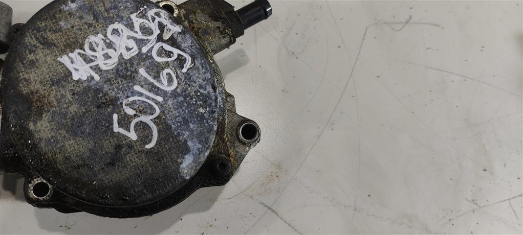 насос вакуумный Audi A4 B7 2006, 2.0 л., TFSI, бензин, седан, 06H145100AB, 06H145100S, CCT, 06H145100AK, CABA, CABB - фото №1