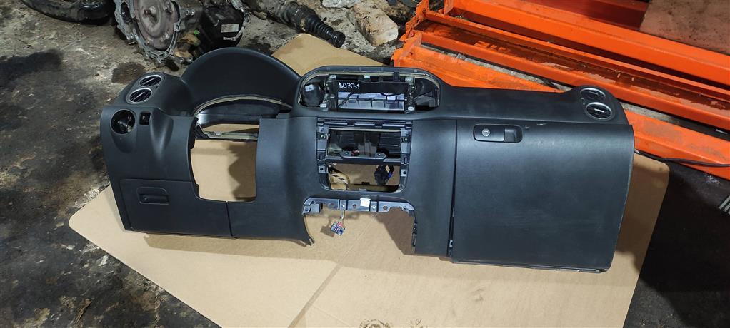 панель передняя салона (торпедо) Volkswagen Tiguan 1 поколение 2007, 1.4 л., TFSI, бензин, внедорожник 5 дв., 5N1858295, . - фото №1
