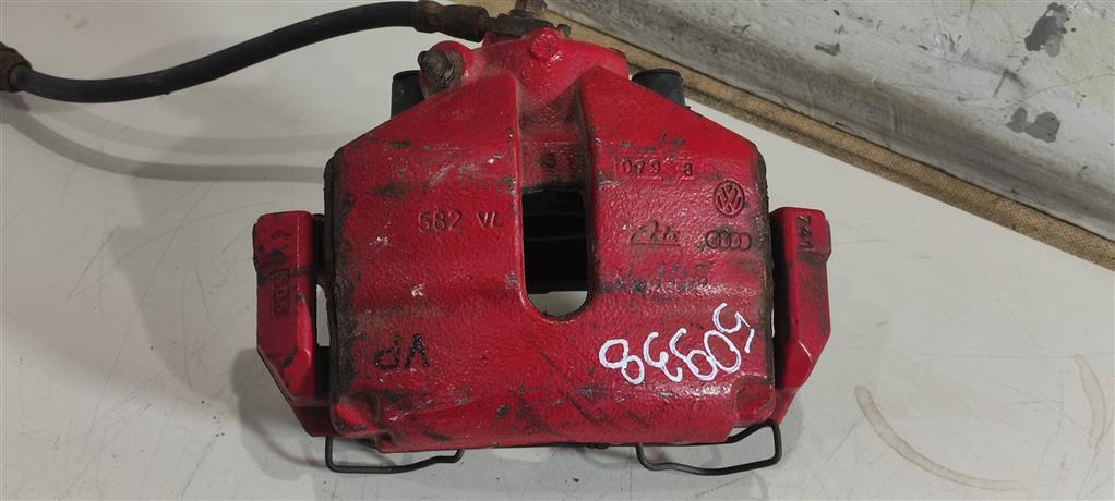 суппорт передний левый Volkswagen Passat B7 2013, 2.0 л., бензин, универсал, 1K0615123E, 1K0615123EX, . - фото №1