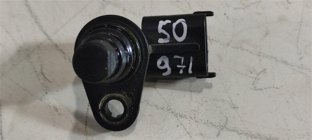 датчик распредвала Volvo S60 2 поколение 2011, 1.6 л., бензин, седан, B4164T, BM5112K073AB, . - фото №1