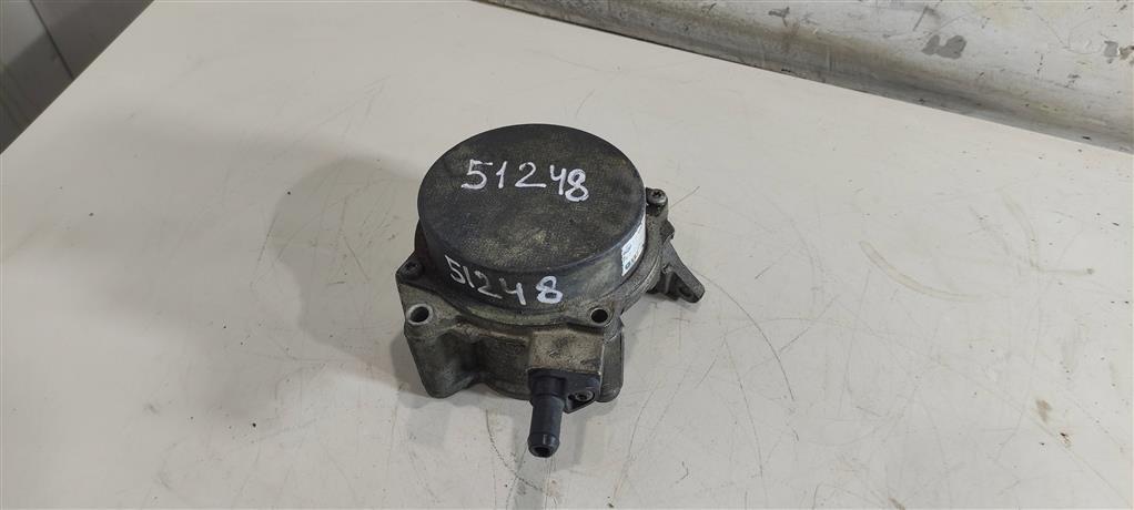 насос вакуумный Skoda Superb 2 поколение 2011, 1.8 л., TFSI, бензин, хетчбэк 5 дв., 06H145100AB, 06H145100S, BYT, BZB, 06H145100AK, CAWB, BZW - фото №1