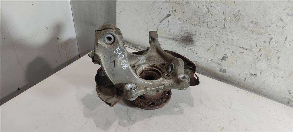 кулак поворотный правый Volkswagen Passat B6 2009, 2.0 л., бензин, седан, 3C0407254F, 3C0407258F, . - фото №1