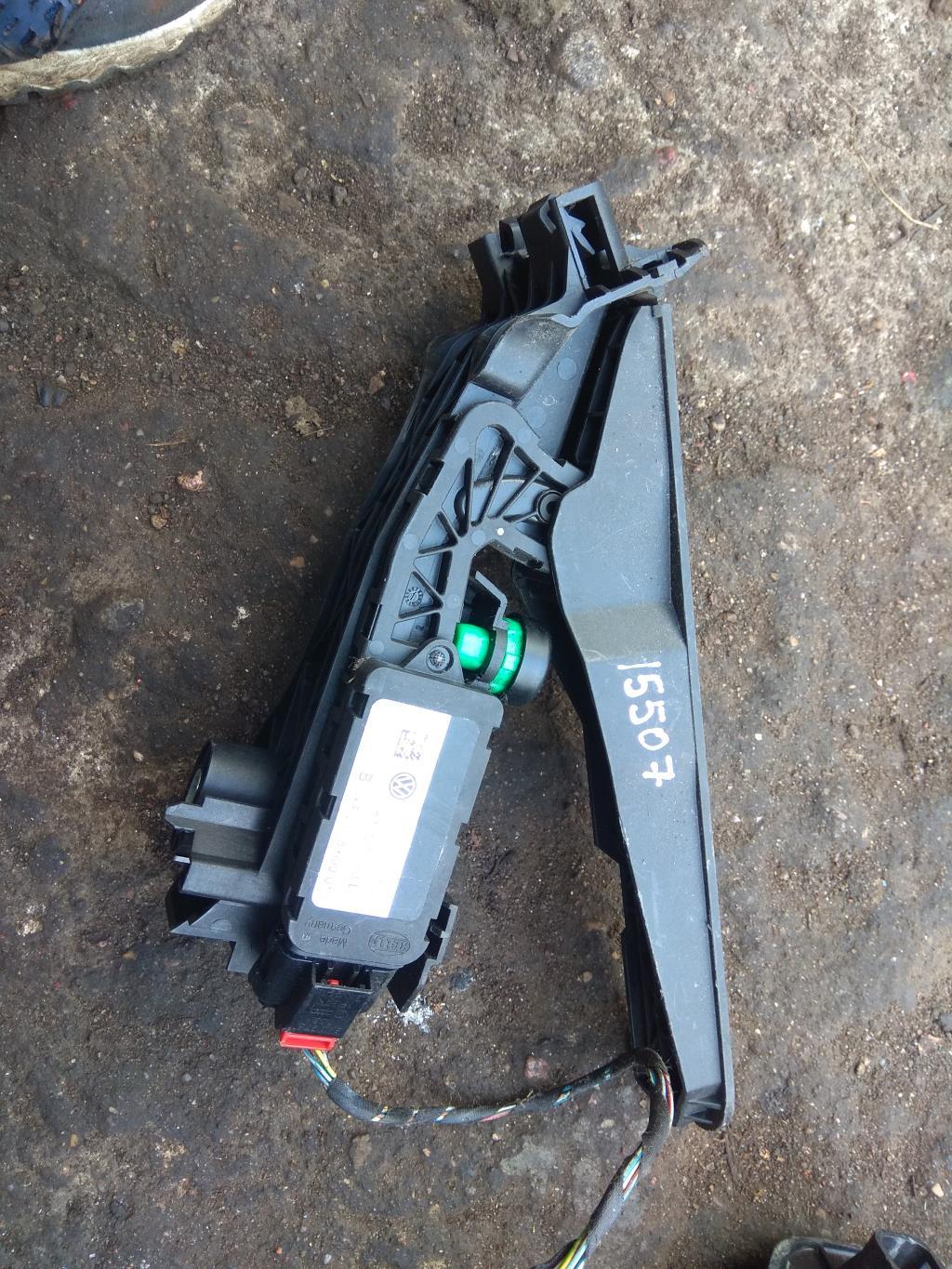 педаль Volkswagen Passat B6 2006, дизель, 1K1723503L, BLG, BMY, BUD, BSE, BZB, BSF, CBAB, CBBB, CFFB, CFGB, BWS, CAWB, CDAA, CLLA, CAVD, CAXA, CBAC, BGU, CCSA, 1K1723503AA, CBDB - фото №1