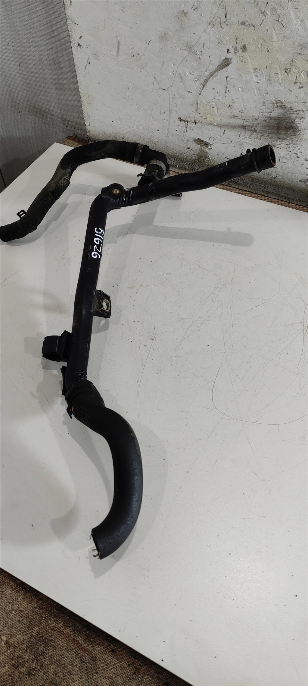 патрубок (трубопровод, шланг) Volkswagen Passat B7 2013, 2.0 л., TDi, дизель, седан, 03L121065AJ, CFFB, CFGB, CAYC, CLLA, CFGC, CCFA, . - фото №1