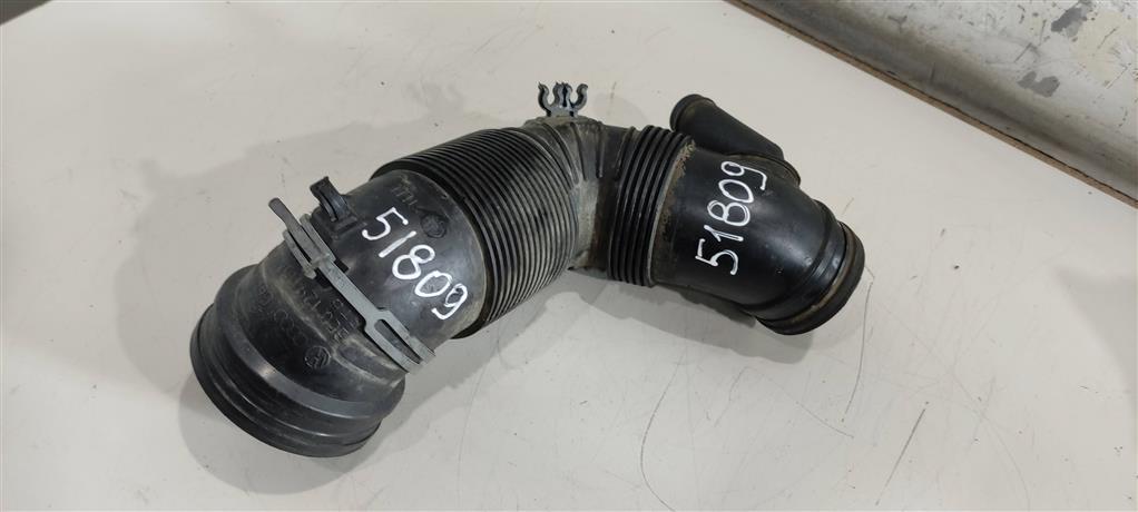 патрубок (трубопровод, шланг) Volkswagen Jetta 5 поколение 2008, 2.0 л., TDi, дизель, седан, 3C0129654P, 3C0129654AJ, BMN, CBAA, CBAB, CBDC, CBBB, CFFA, CFFB, CLCA, CFGB - фото №1