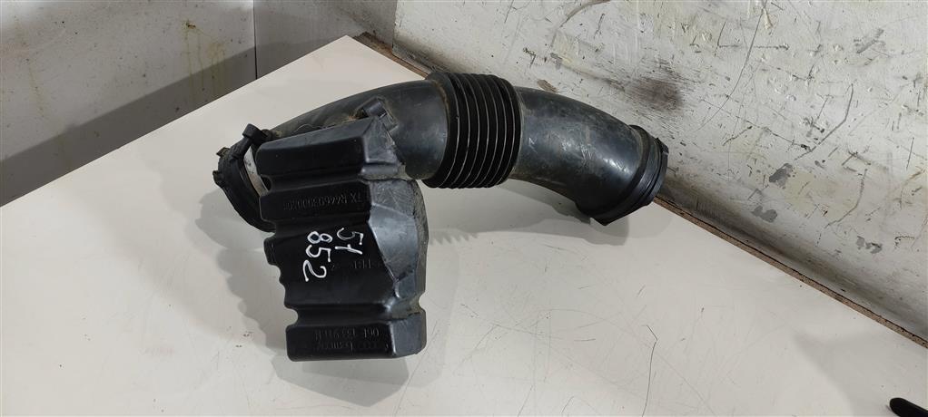 патрубок воздушного фильтра Audi A6 4F/C6 2006, 3.2 л., бензин, седан, BPK, AUK, 06E129627S, BKH, BYU, 06E129629H, CALA, CCD, CCE - фото №1
