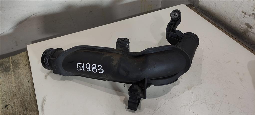 патрубок интеркулера Volkswagen Passat B7 2013, 1.6 л., TDi, дизель, седан, 03G906051E, 1K0145770AE, CAY, CFFA, CFFB, CFGB, CFF, CLLA, CFGC - фото №1