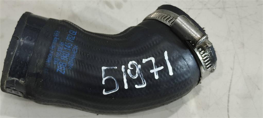 патрубок интеркулера Volkswagen Passat B7 2013, 1.6 л., TDi, дизель, универсал, CAY, BKC, BXE, 1K0145762GL, . - фото №1