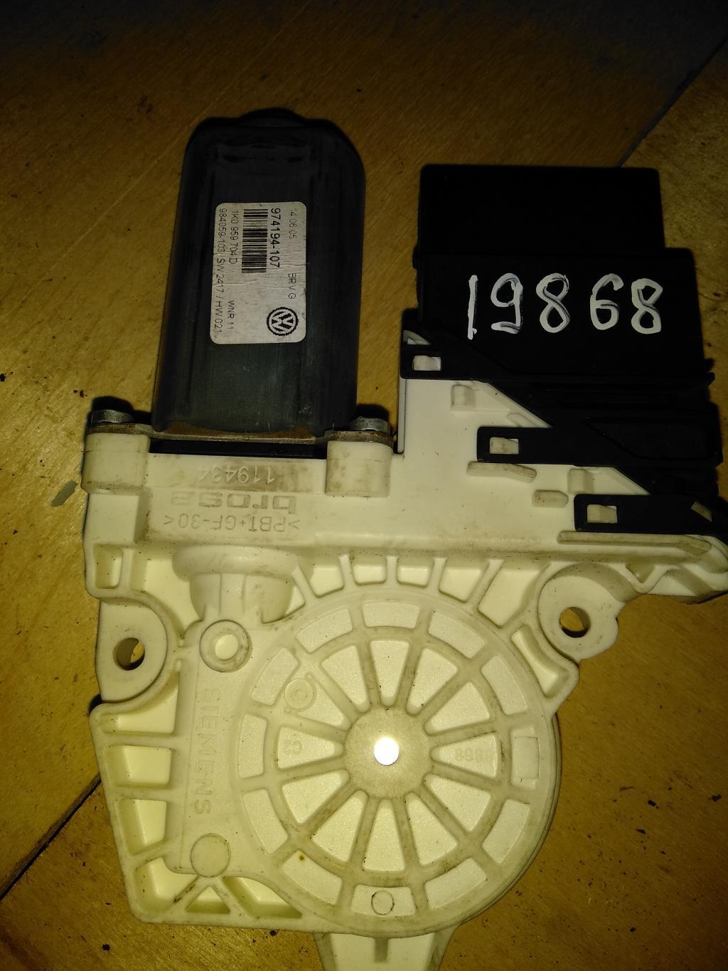 моторчик стеклоподъемника задний правый Volkswagen Jetta 5 поколение 2006, 2.0 л., TDi, дизель, седан, 1K0959704D, . - фото №1