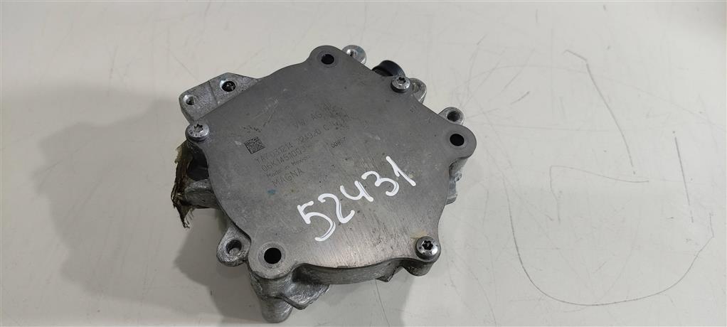 насос вакуумный Volkswagen Jetta 6 поколение 2012, 2.0 л., TFSI, бензин, седан, 06K145100J, CXBA, CXBB, CPKA, CPRA, CPLA, CPPA, 06K145100BB - фото №1