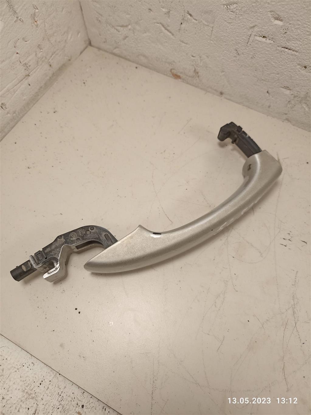 ручка наружная передняя левая Audi A4 B8/8K 2010, 8T0837205A, 8T1837885B, 4G8927753A - фото №1