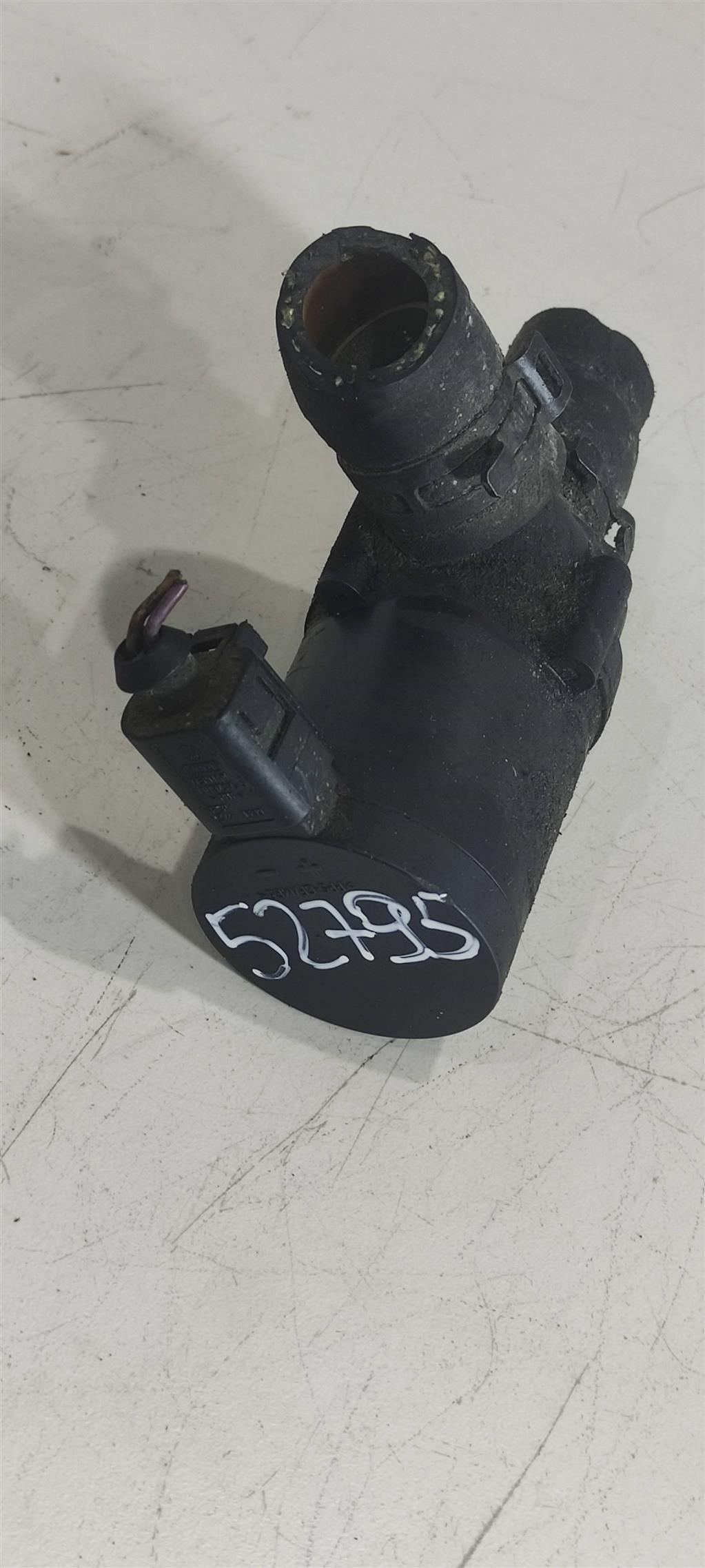 насос антифриза дополнительный Volkswagen Passat B7 2013, 1.4 л., TSI, бензин, седан, 1K0965561G, CAXA, . - фото №1