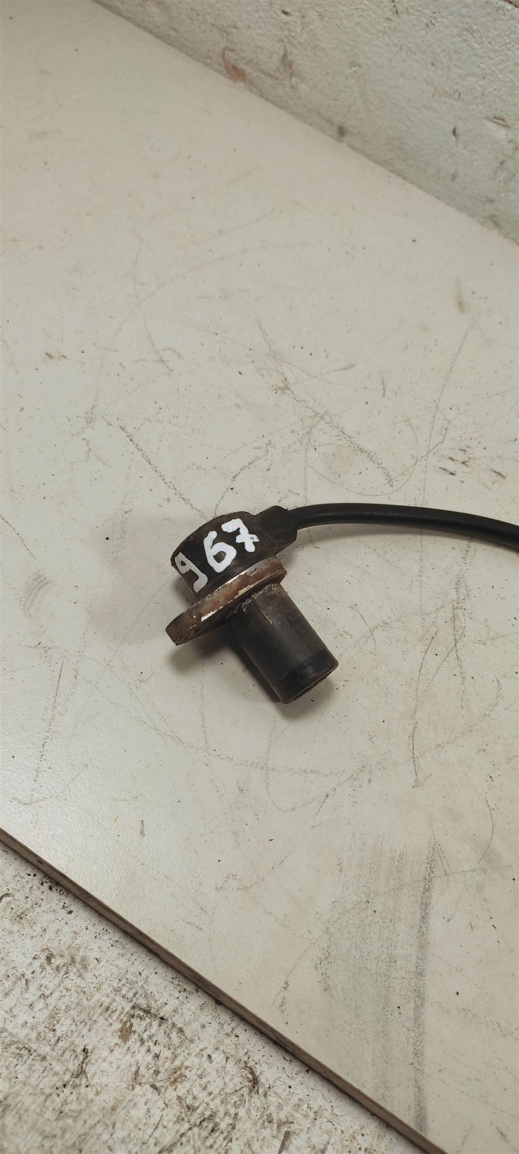 датчик ABS Audi A4 B7 2006, 2.0 л., седан, 8E0927807F, . - фото №1