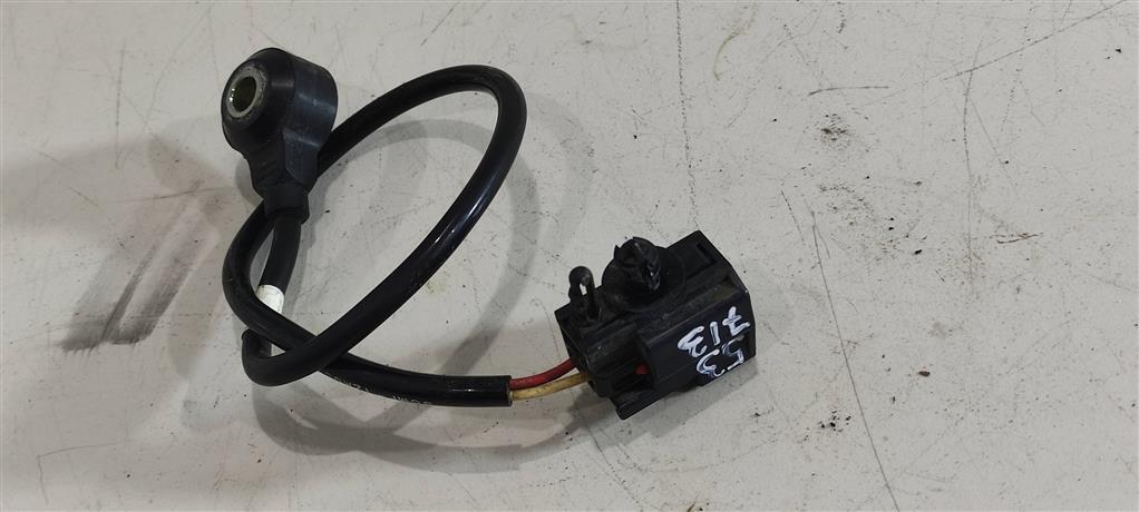 датчик детонации Ford Kuga 2 поколение 2014, 1.6 л., бензин, внедорожник 5 дв., B4164T, 98MF12A699BA, . - фото №1