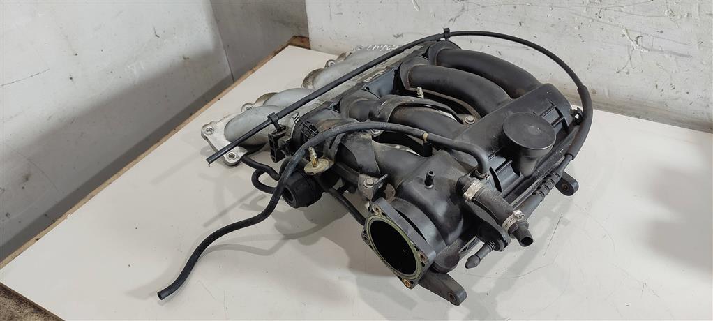 коллектор впускной Volkswagen Golf 4 поколение 2001, 1.8 л., бензин, хетчбэк 5 дв., 06A133205D, 06A133925GB, . - фото №1