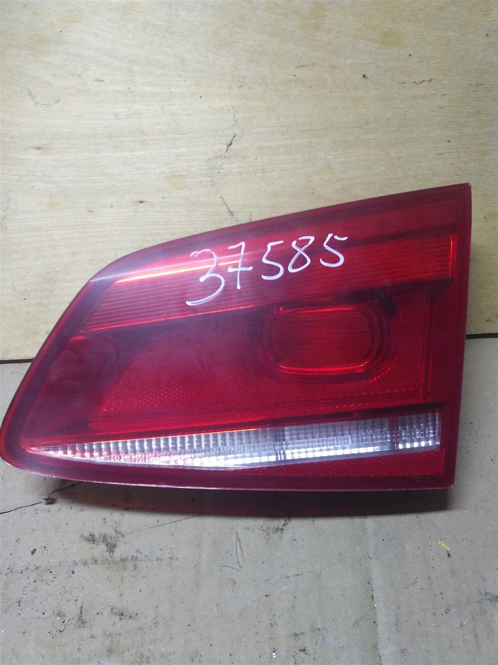 фонарь крышки багажника правый Volkswagen Passat B7 2011, 2.0 л., TDi, дизель, универсал, 3AF945094C, 3AF945094H, 3AF945094J, 3AF945094K, 3AF945094L, 3AF945094Q, . - фото №1