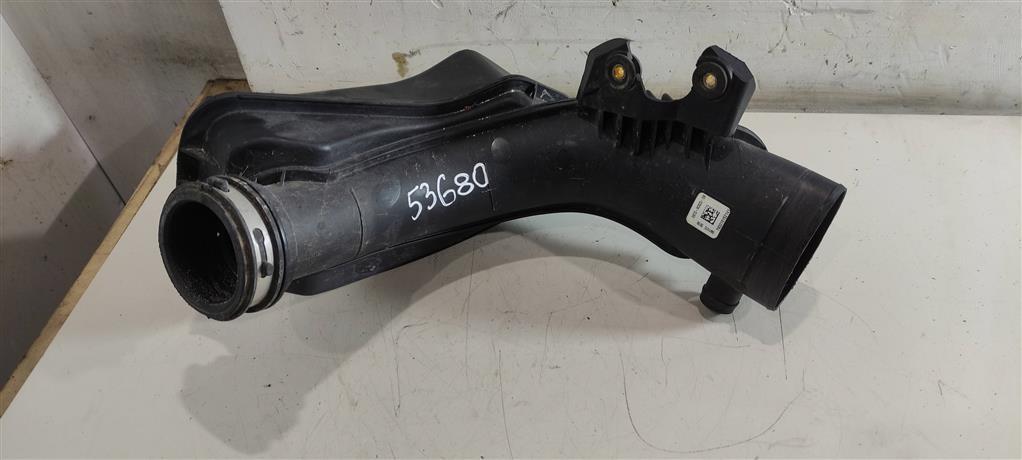 воздуховод Ford Kuga 2 поколение 2014, 1.6 л., бензин, внедорожник 5 дв., B4164T, DS739C623DB, . - фото №1