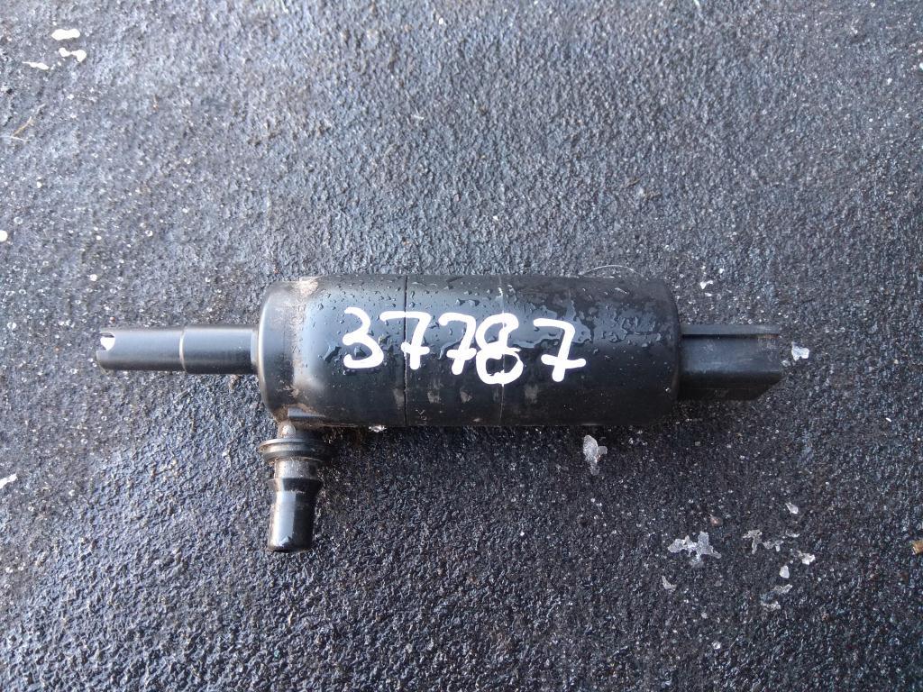 насос (моторчик) омывателя фар Volkswagen Passat B7 2011, 2.0 л., TDi, дизель, универсал, 6R0955681, . - фото №1