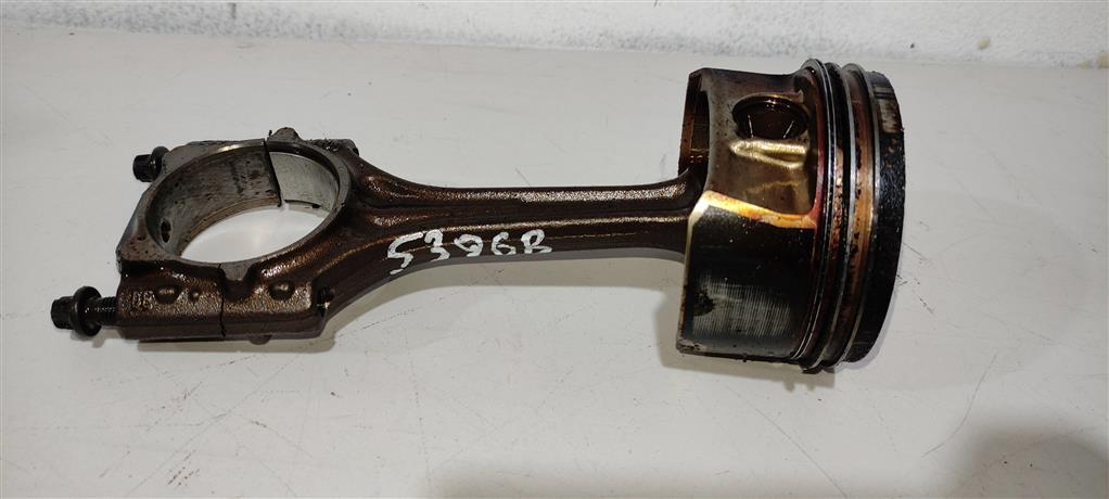 поршень Volkswagen Passat B6 2006, 2.0 л., бензин, седан, BPG, BPY, 06D107066AB, BPJ, BWE, AXX, BWA, BWT, CDL, BGB, BUL, BYK, CDLA, CDLC - фото №1