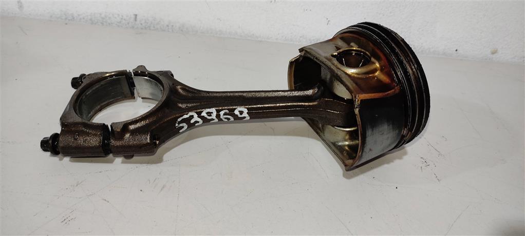 поршень Volkswagen Passat B6 2006, 2.0 л., бензин, седан, BPG, BPY, 06D107066AB, BPJ, BWE, AXX, BWA, BWT, CDL, BGB, BUL, BYK, CDLA, CDLC - фото №1