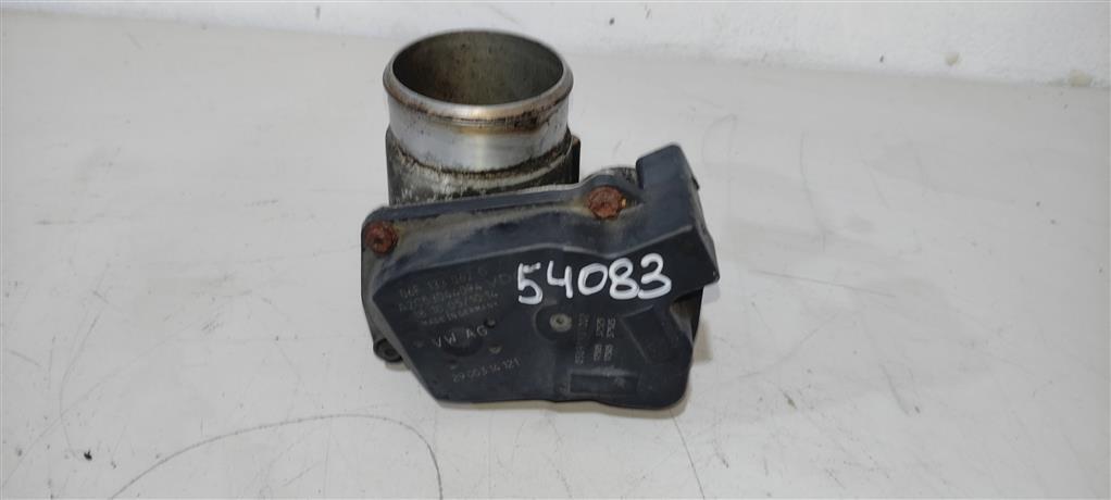 заслонка дроссельная Volkswagen Passat B6 2006, 2.0 л., бензин, седан, 06F133062E, 06F133062G, 06F133062J, 06F133062Q, BPY, AXX, BWA, 06F133062T, 06F133062AG - фото №1